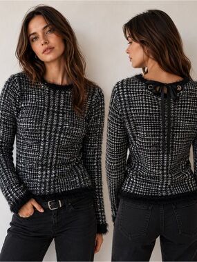 Ava couture fuzzy tie back pullover sweater ❤️
